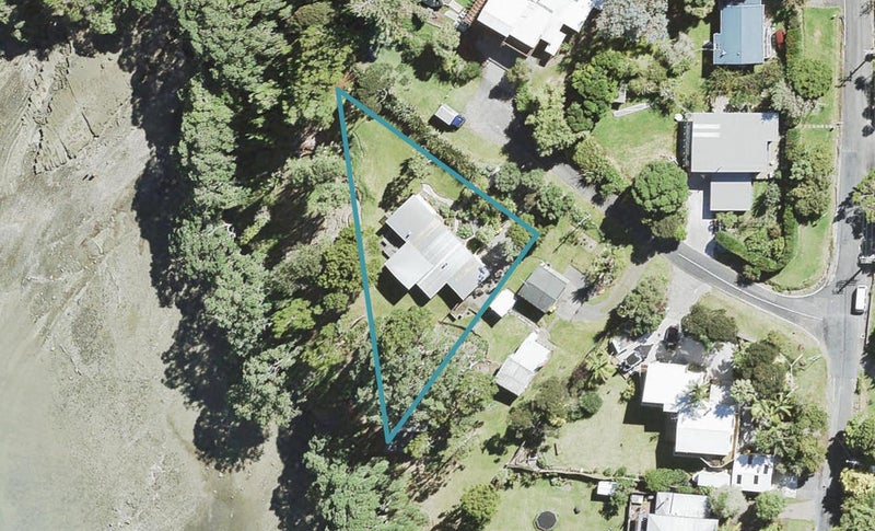 5 Ewing Road, Laingholm, Auckland - Carousel 1