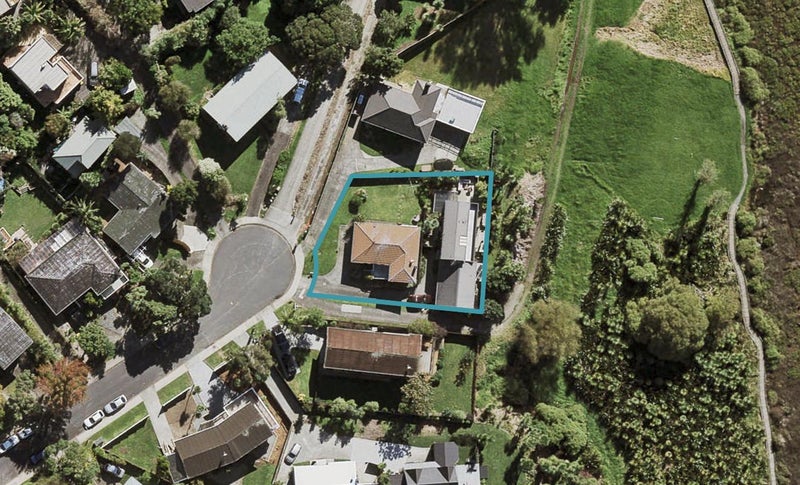 2/13 Arahia Street, Northcote, Auckland - Carousel 1