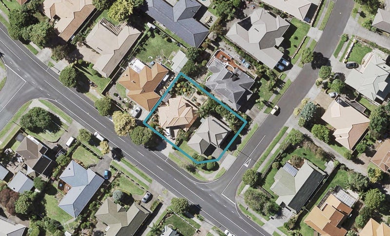 2/11 Kilimanjaro Drive, Northpark, Auckland - Carousel 1
