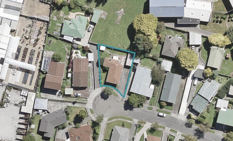 16 Heather Grove, Fairfield, Lower Hutt - Carousel 1