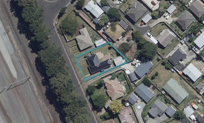 12A Tui Avenue, Forest Lake, Hamilton - Carousel 1