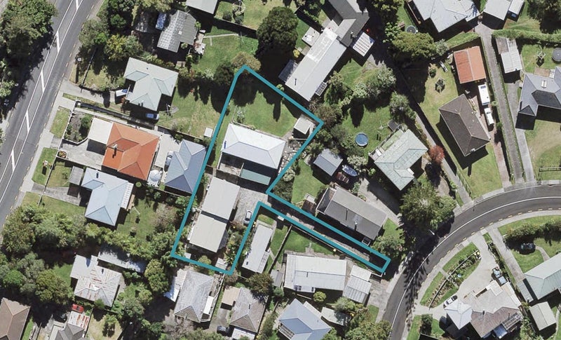 3/8 Ozich Avenue, Te Atatu South, Auckland - Carousel 1
