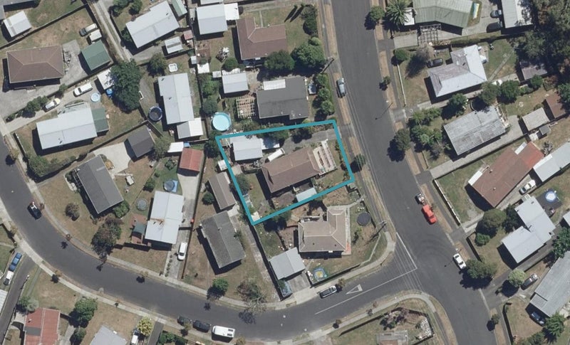 9 Coventry Road, Melville, Hamilton - Carousel 1