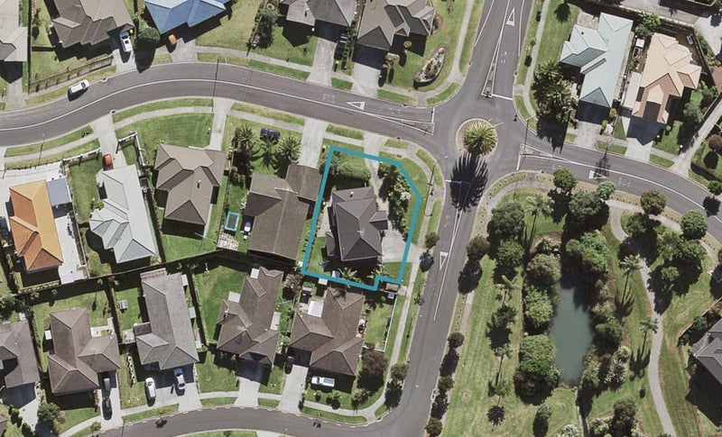32 Cyclamen Road, Mangere, Auckland - Carousel 1