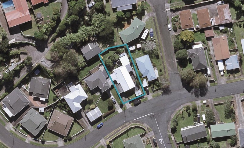 14 Kenmore Street, Westown, New Plymouth - Carousel 1