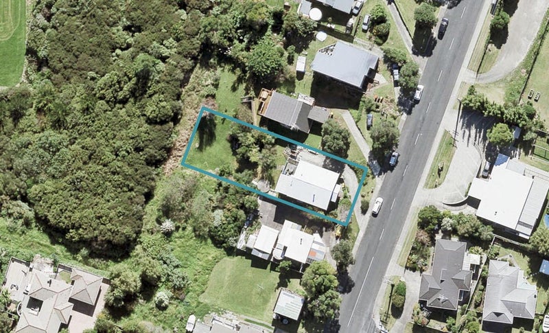 38 Stanmore Bay Road, Stanmore Bay, Whangaparaoa - Carousel 1