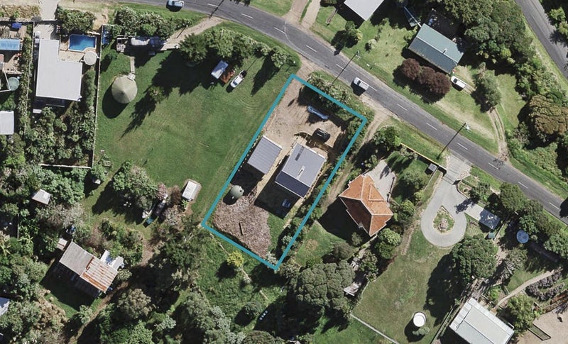 60 Pacific Parade, Surfdale, Waiheke Island - Carousel 1