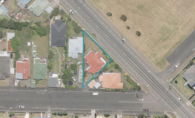 43 Carlton Avenue, Gonville, Whanganui - Carousel 1