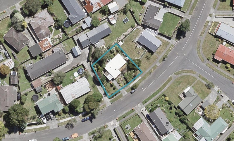 43 Larchmont Grove, Totara Park, Upper Hutt - Carousel 1