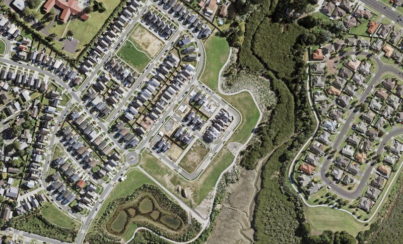10 Apa Street, Weymouth, Auckland - Carousel 1