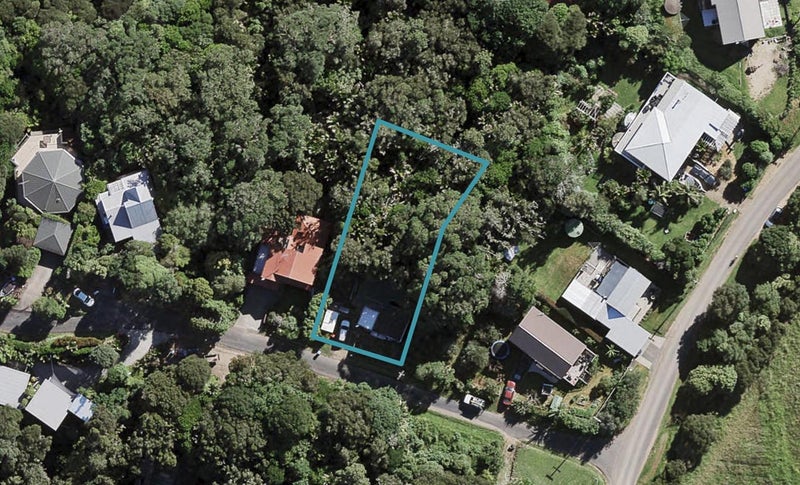 2 Woollams Road, Onetangi, Waiheke Island - Carousel 1