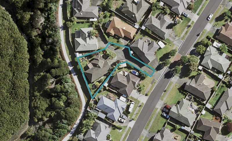 44 Sandwick Drive, Weymouth, Auckland - Carousel 1
