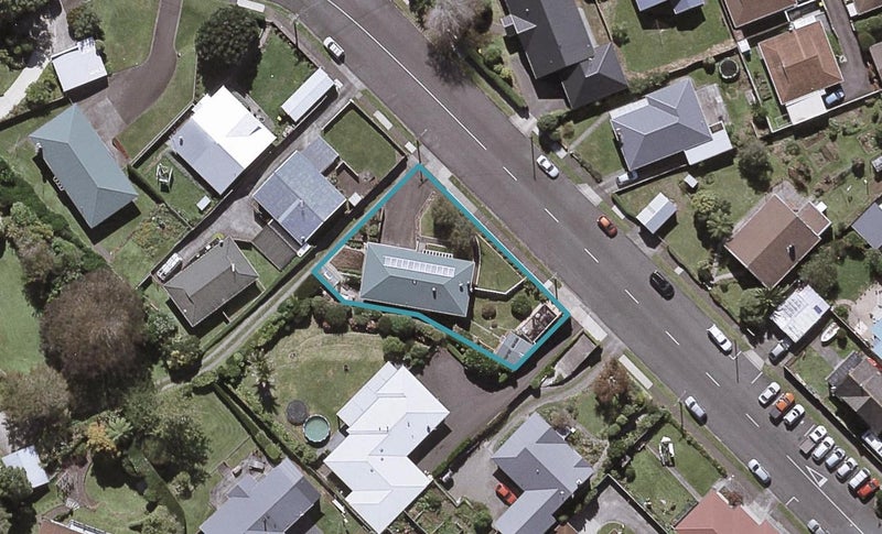 24 Dartmoor Avenue, Westown, New Plymouth - Carousel 1