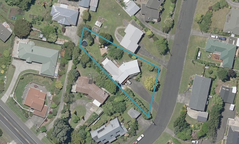 1 Eaton Crescent, Otamatea, Whanganui - Carousel 1