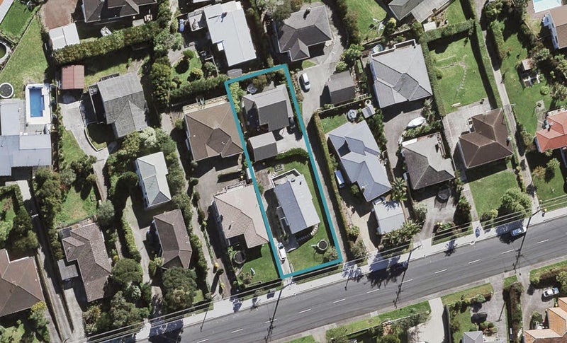 2/72 Pupuke Road, Hillcrest, Auckland - Carousel 1