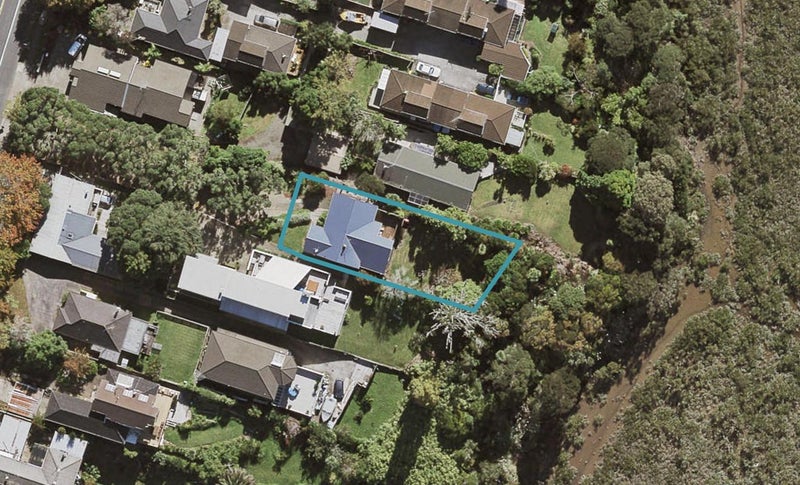 33 Lake Road, Northcote, Auckland - Carousel 1