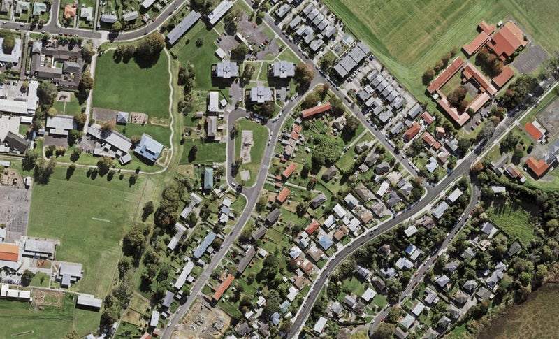 49 Cadness Street, Northcote, Auckland - Carousel 1