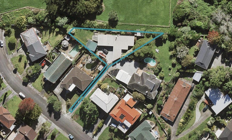 51 Bel Air Drive, Hillsborough, Auckland - Carousel 1