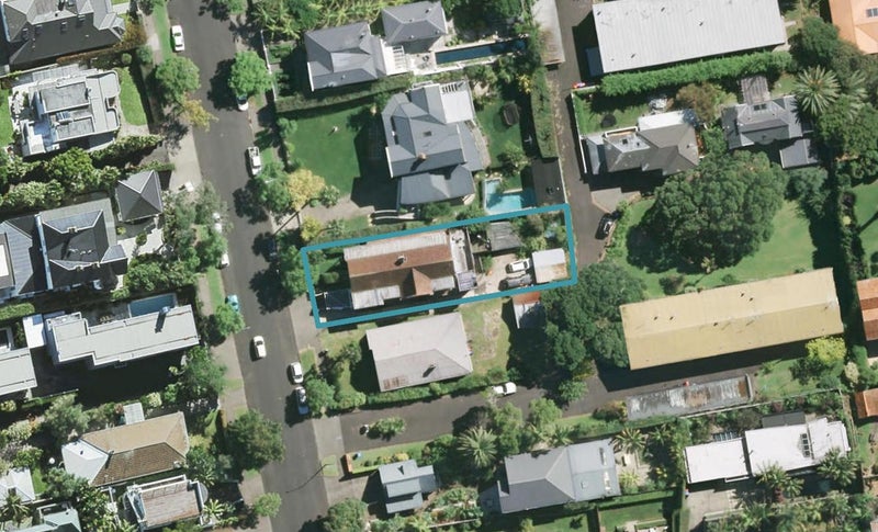 1/33 Hamilton Road, Herne Bay, Auckland - Carousel 1