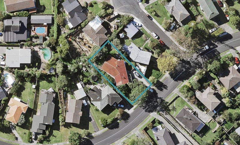 54 Advene Road, Cockle Bay, Auckland - Carousel 1