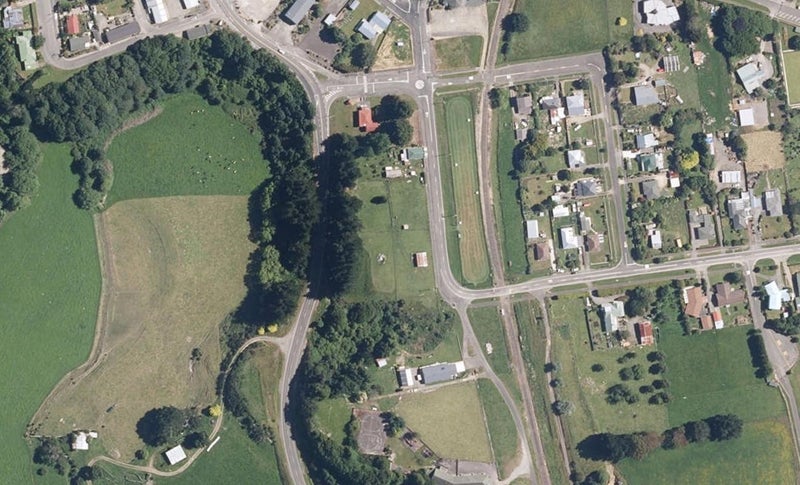 19 Herbert Street, Eketahuna, Eketāhuna - Carousel 1