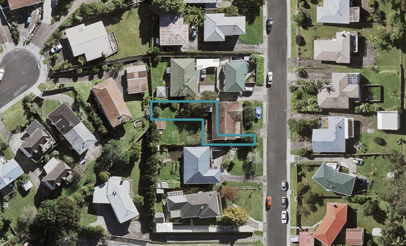38D Bruce Road, Glenfield, Auckland - Carousel 1