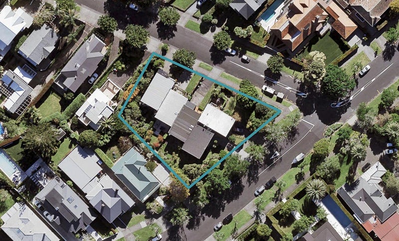 97 Marine Parade, Herne Bay, Auckland - Carousel 1