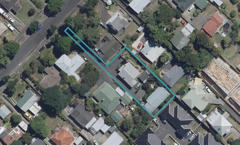 19C Huia Avenue, Forest Lake, Hamilton - Carousel 1