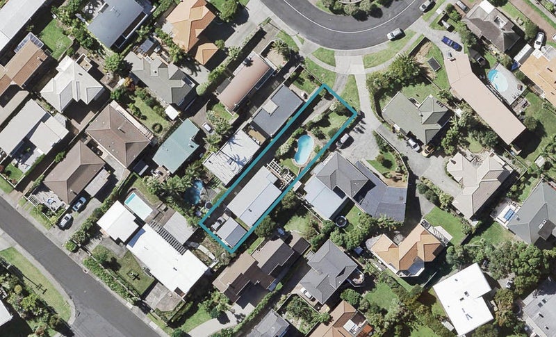 47 Castor Bay Road, Castor Bay, Auckland - Carousel 1