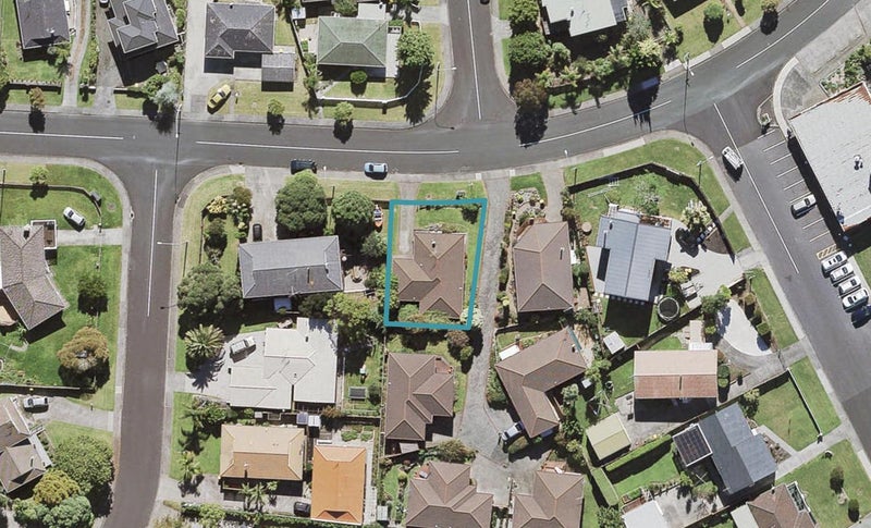 33A Kirby Street, Glendene, Auckland - Carousel 1