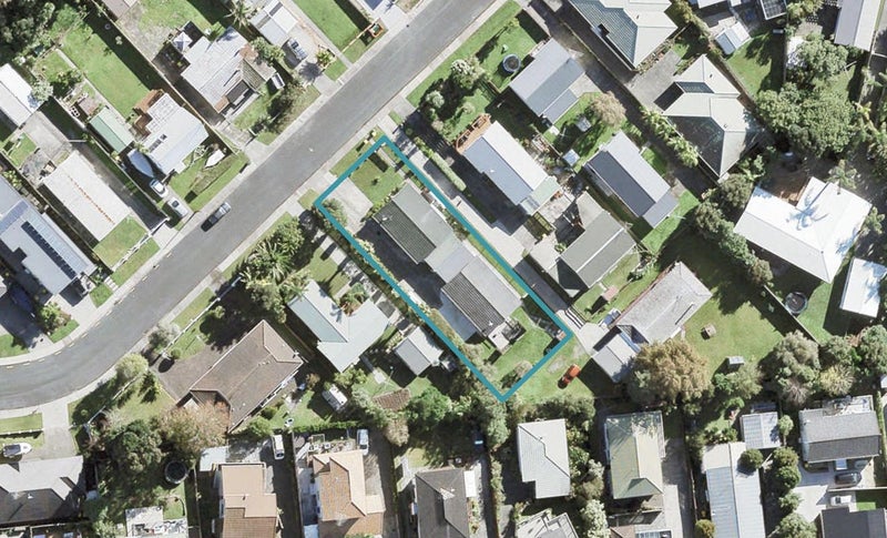 1/8 Walton Street, Red Beach, Whangaparāoa - Carousel 1