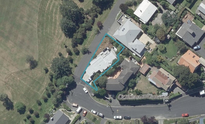 36 Prestwick Street, Maori Hill, Dunedin - Carousel 1
