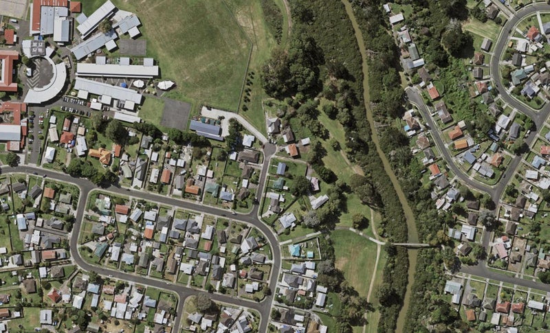 5 Luke Place, Otara, Auckland - Carousel 1