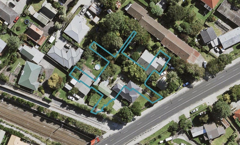 33 Red Arches Road, Henderson, Auckland - Carousel 1