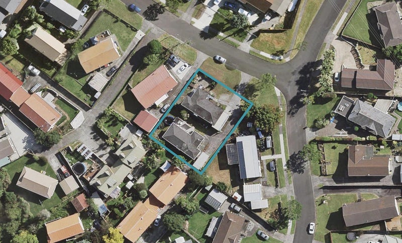 1/4 Leven Lane, Totara Heights, Auckland - Carousel 1