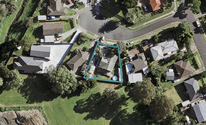 6 Kendall Court, Wattle Downs, Auckland - Carousel 1