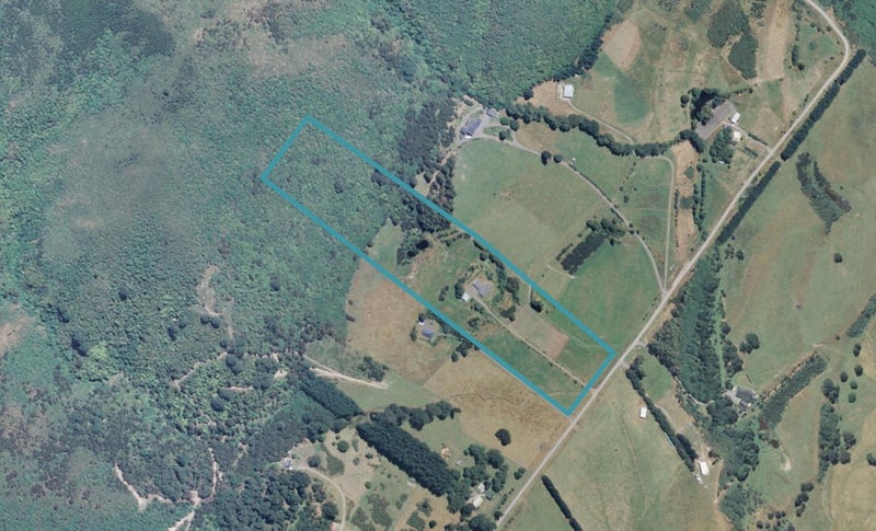 2126 Bucks Road, TAUWHARENIKAU, FEATHERSTON - Carousel 1