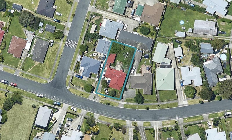 21 Alverstoke Road, Parkvale, Tauranga - Carousel 1