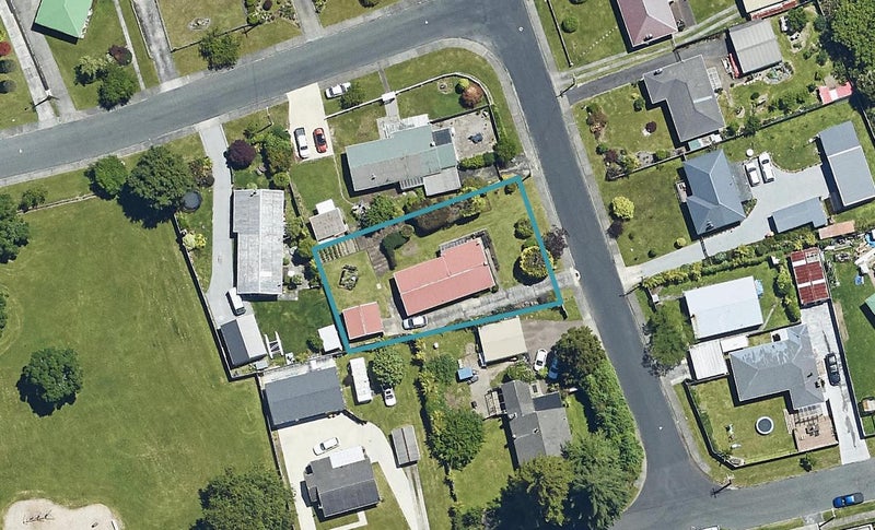 4 Logan Street, Fairy Springs, Rotorua - Carousel 1