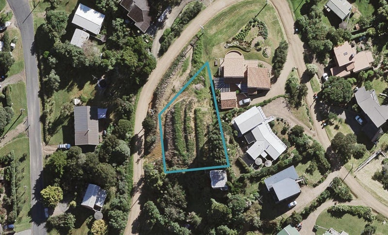 16 Marine View Road, Onetangi, Waiheke Island - Carousel 1
