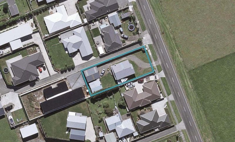 98 Smart Road, Glen Avon, New Plymouth - Carousel 1