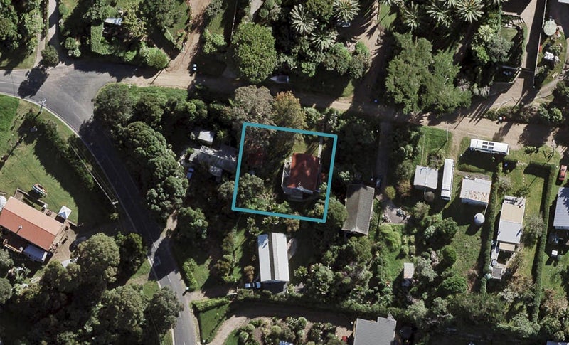 4 Pah Road, Onetangi, Waiheke Island - Carousel 1
