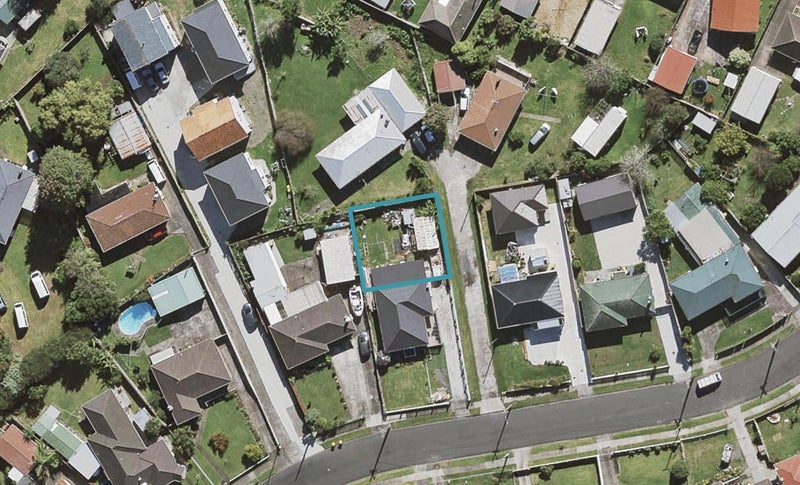 15B Cheviot Street, Mangere East, Auckland - Carousel 1