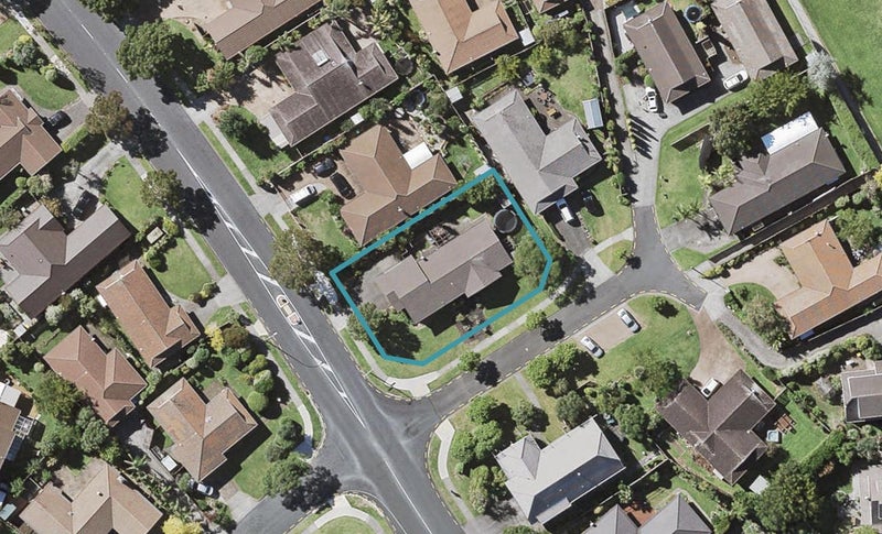 63 Mirrabooka Avenue, Botany Downs, Auckland - Carousel 1