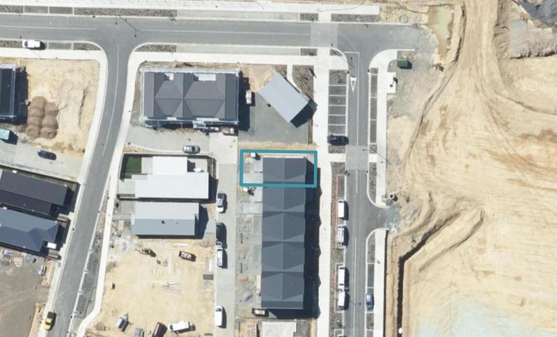 6 Bluff Road, Kenepuru, Porirua - Carousel 1