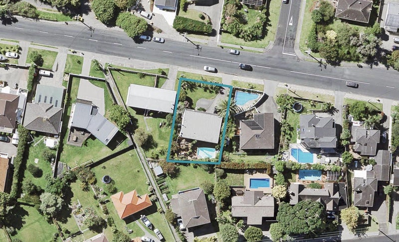 558 Beach Road, Rothesay Bay, Auckland - Carousel 1