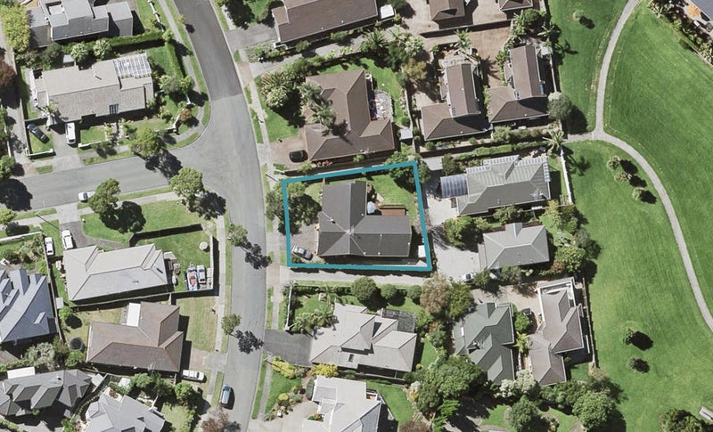 94 Simmental Crescent, Somerville, Manukau - Carousel 1