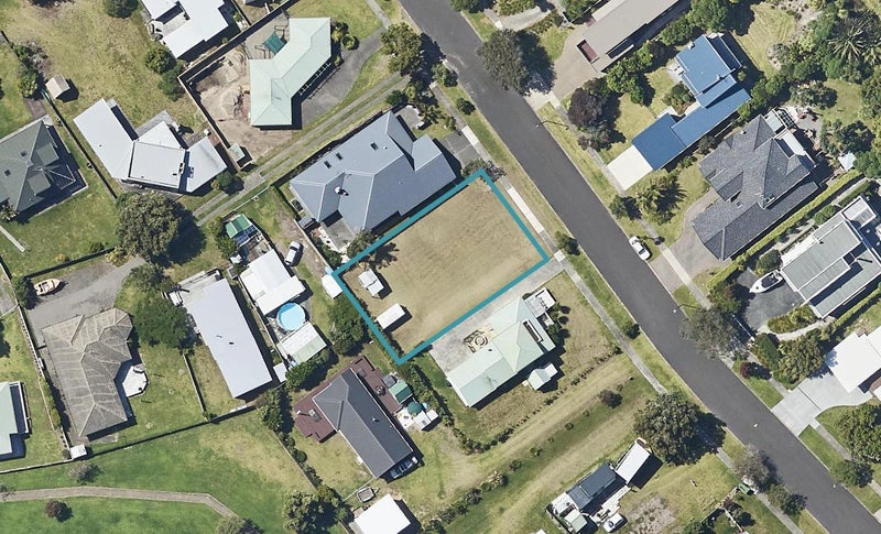 28 Bowentown Boulevard, Bowentown, Waihi Beach - Carousel 1
