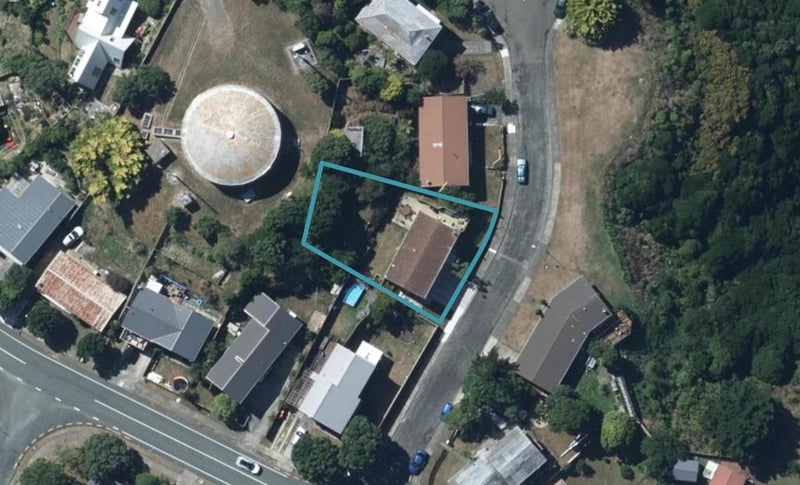 3 Crown Hill, Titahi Bay, Porirua - Carousel 1