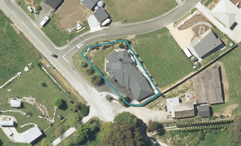77 Richmond Road, Takaka - Carousel 1